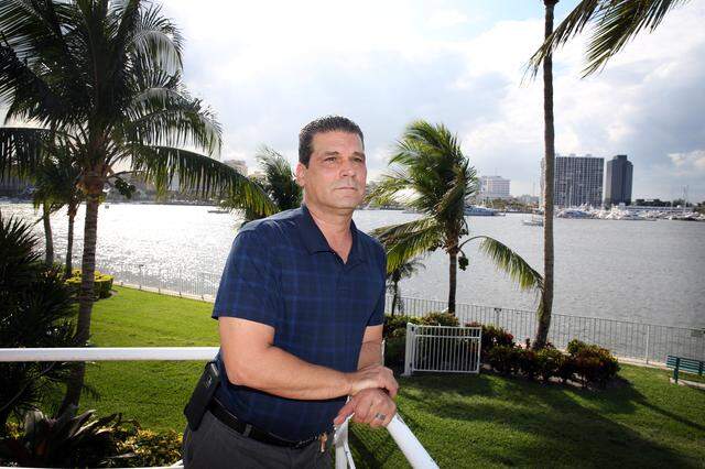 Joseph Recarey, the former Palm Beach police detective who led the investigation into Jeffrey Epstein, said the millionaire’s solicitation of sex with underage girls resembled a pyramid scheme. Its unraveling was similar, with one victim leading to two others, each of whom led to others, and so on.